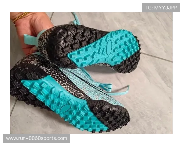 足球明星专用鞋购买指南 如何选购并购买明星同款足球鞋